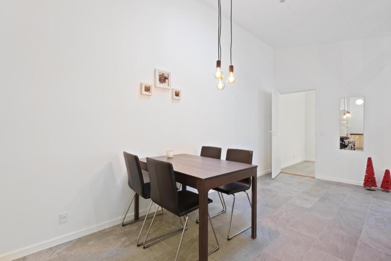 Charming - Luxurious 1 Bedroom In The Heart Of *