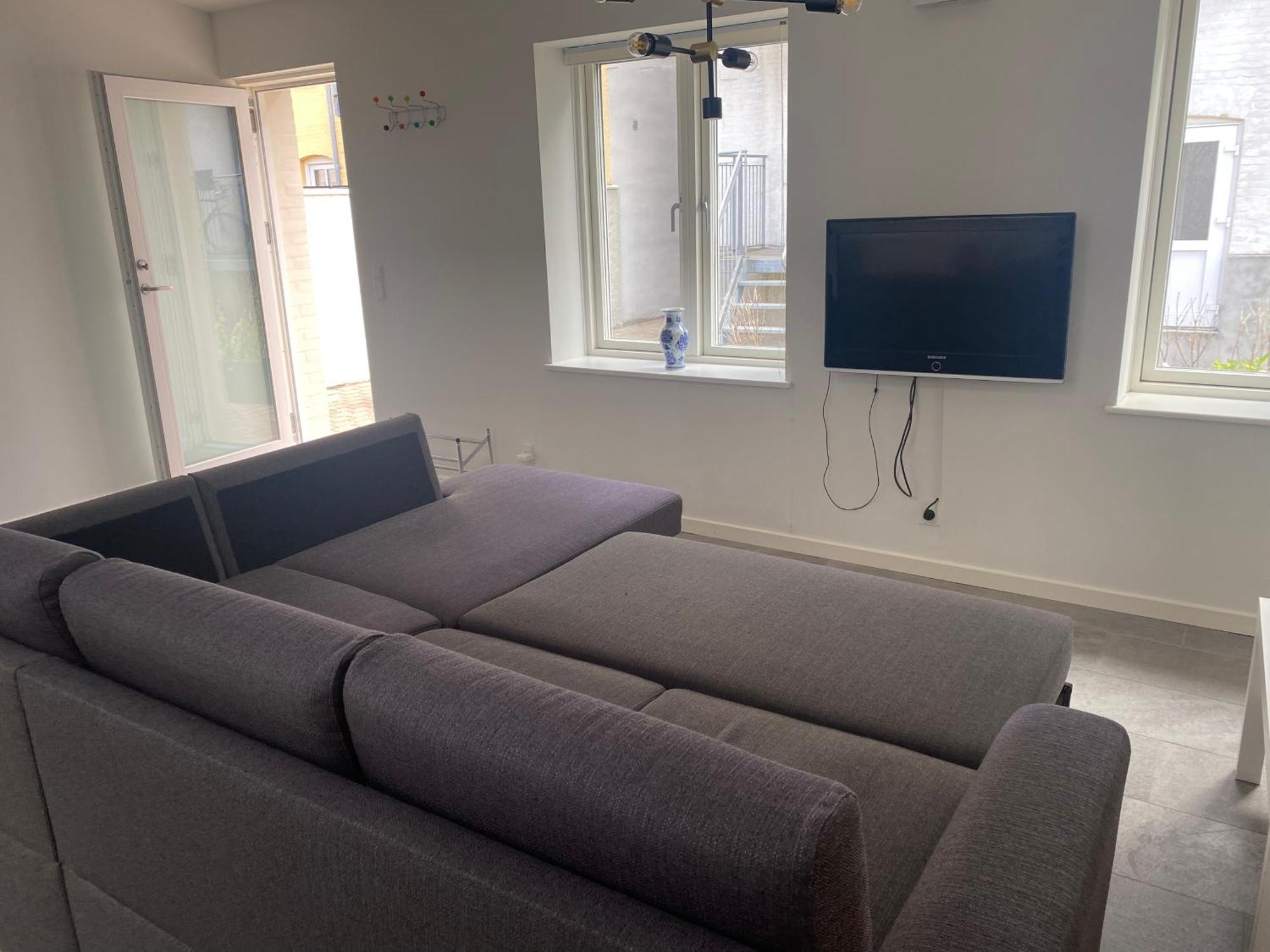 Charming - Luxurious 1 Bedroom In The Heart Of *